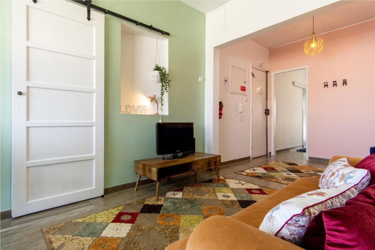 Lejlighed Gaze Out At The In A Retro-chic Getaway Lisboa